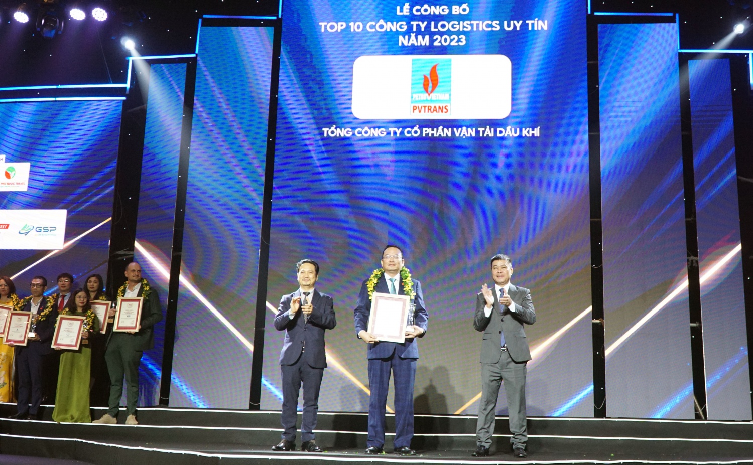 PVTrans nhận tôn vinh Top 10 Công ty Logistics uy tín năm 2023