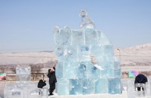 Cận cảnh lễ hội băng tuyết lập kỷ lục Guinness ở Mông Cổ