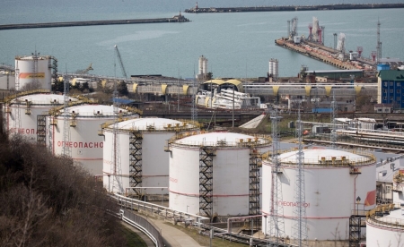 Hỏa hoạn tại nhà máy lọc dầu của Rosneft, nghi bị UAV Ukraine tấn công