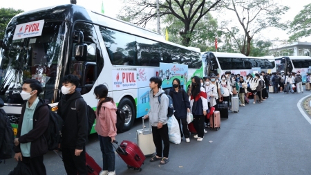 PVOIL đưa hơn 1.000 sinh viên về quê đón Tết Giáp Thìn 2024