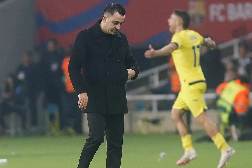 Xavi quyết định từ chức tại Barcelona