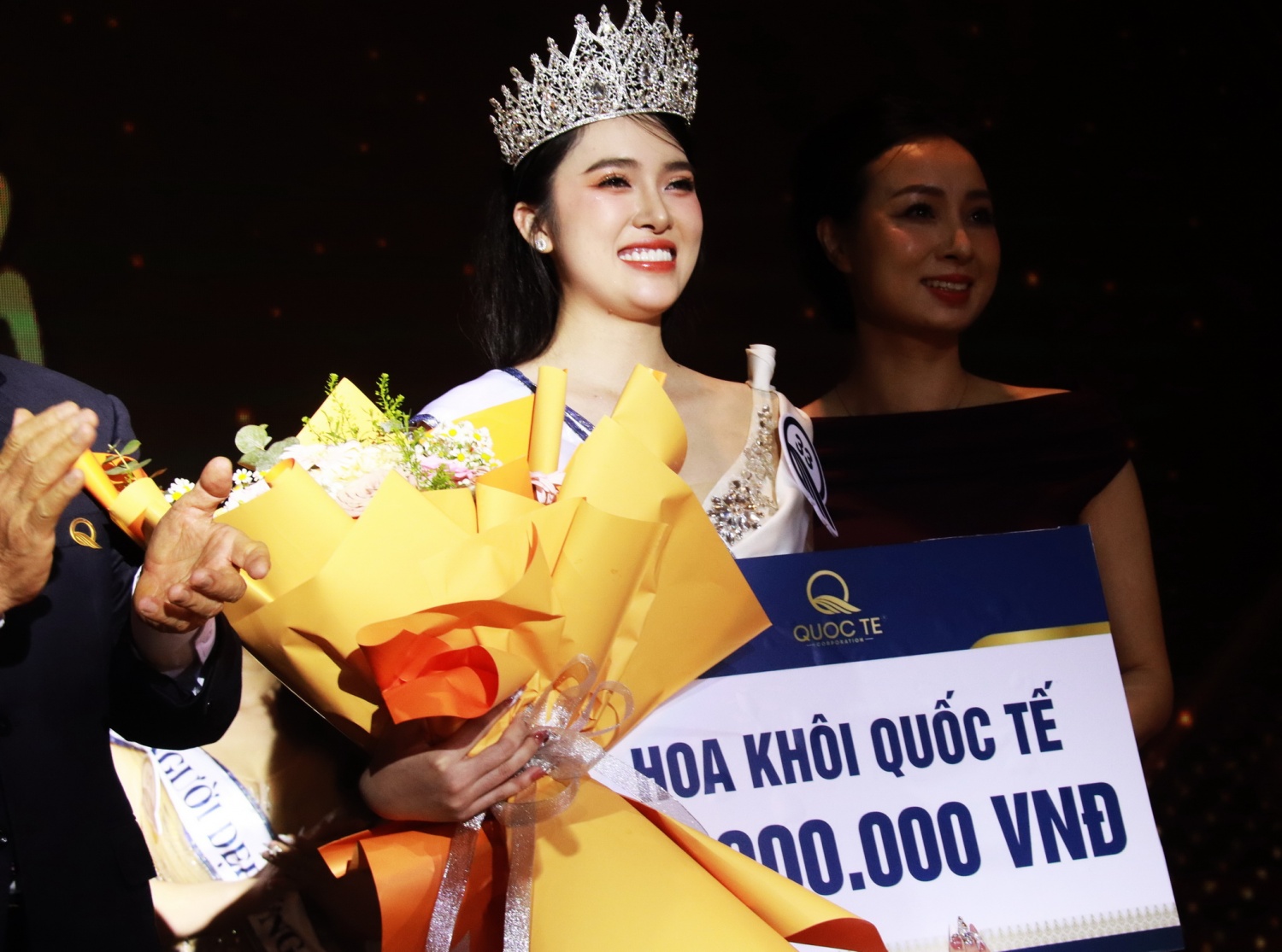 Tổng Công ty quốc tế Nha Trang tổ chức thi Hoa khôi cho các nữ nhân viên