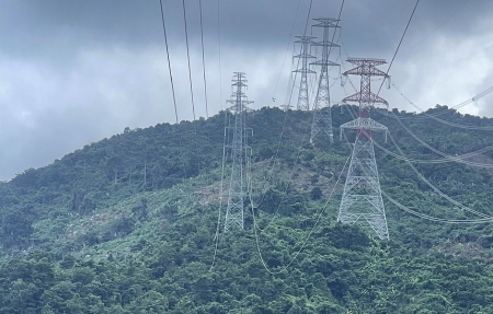 Hoàn thành công trình đường dây 220kV Nha Trang - Tháp Chàm