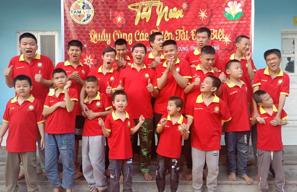 Các con đầm ấm bên nhau tại Trung tâm Hoa Xuyến Chi Bắc Giang.