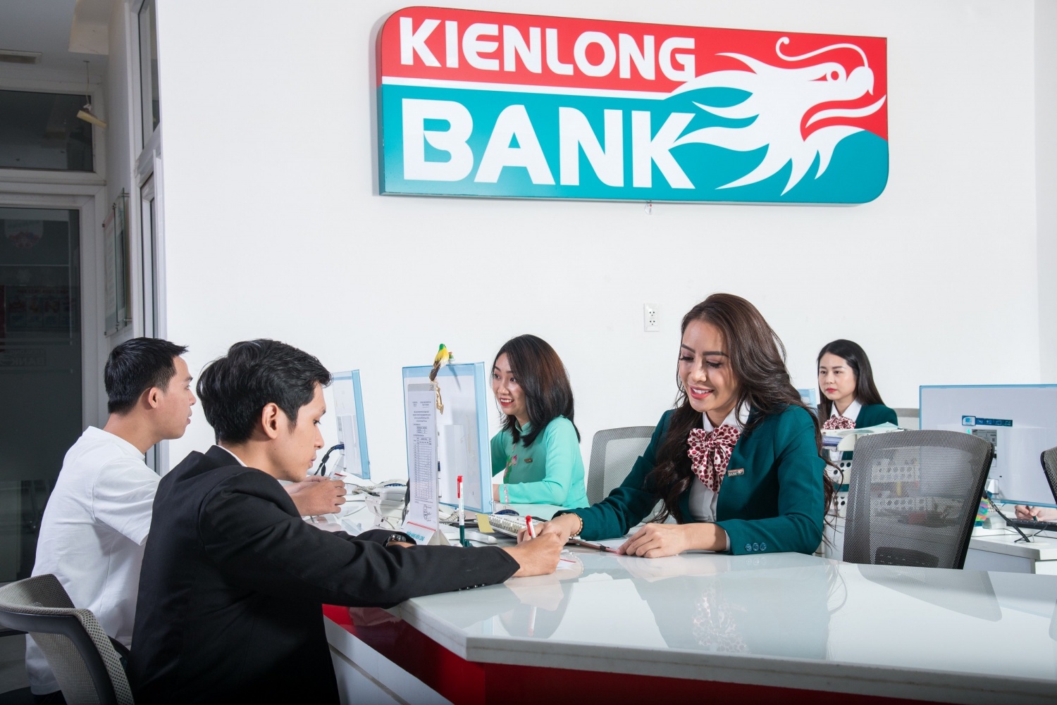 Tin ngân hàng ngày 8/2: Lãi suất huy động của KienlongBank trong tháng 2 giảm nhẹ