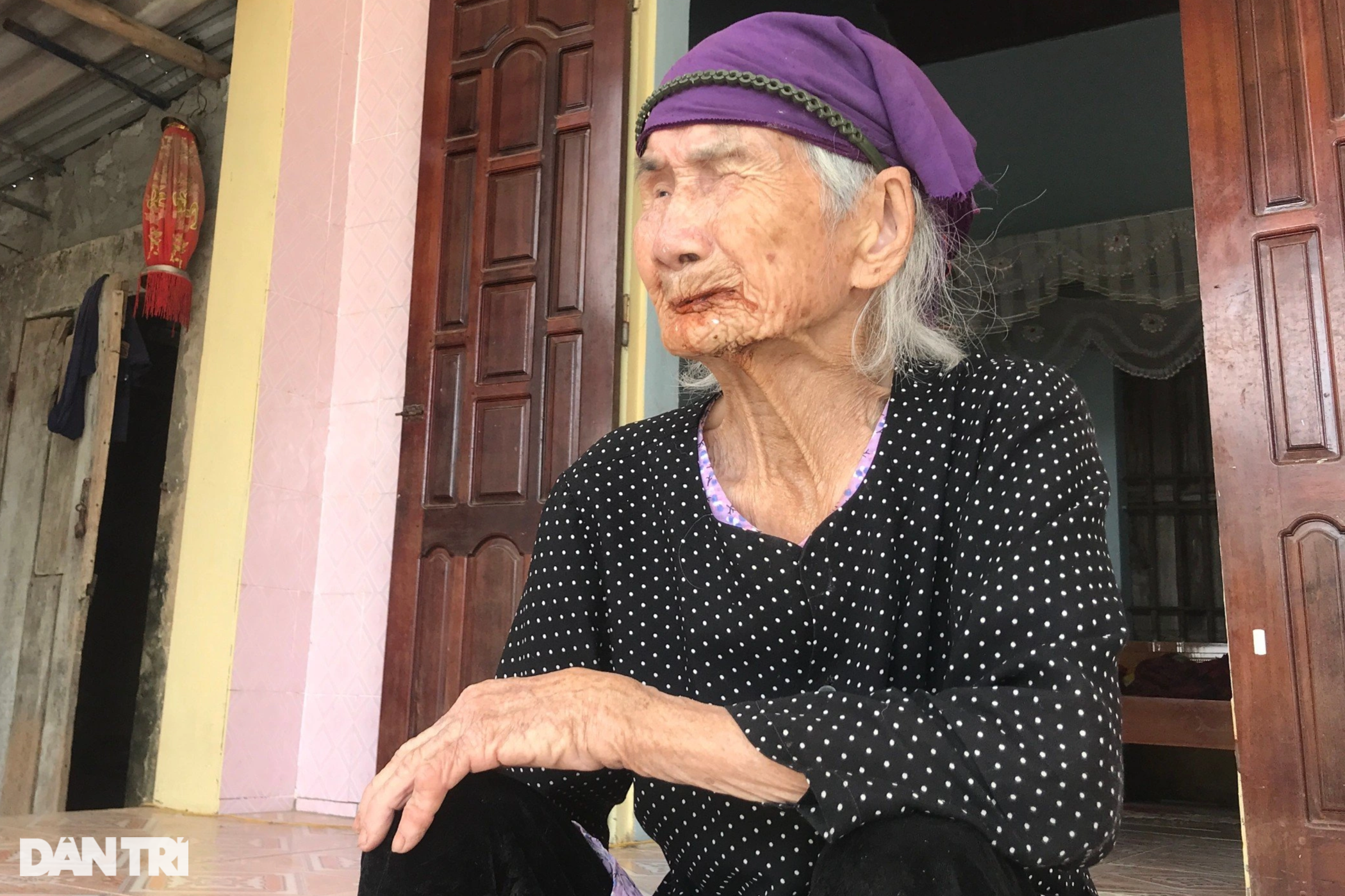 Làng trường thọ ở Nghệ An: Cụ bà 106 tuổi thái rau nuôi gà - 4