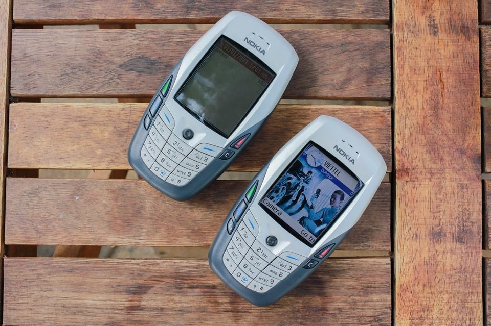 11. Nokia 6600 - Ra mắt năm 2003. Sản phẩm sở hữu thiết kế độc đáo và có mức giá lên đến 400 bảng Anh vào thời điểm mới ra mắt, nhưng Nokia vẫn bán được 150 triệu thiết bị trên toàn cầu (Ảnh: Didongco).