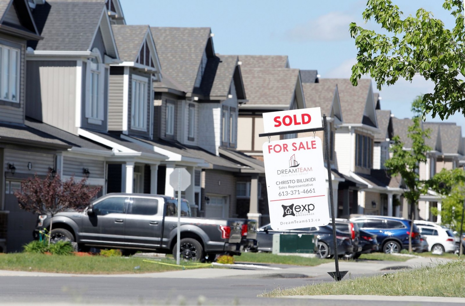 Canada cũng thử nghiệm chính sách ưu tiên quyền mua cho các tòa nhà có giá cho thuê thấp.