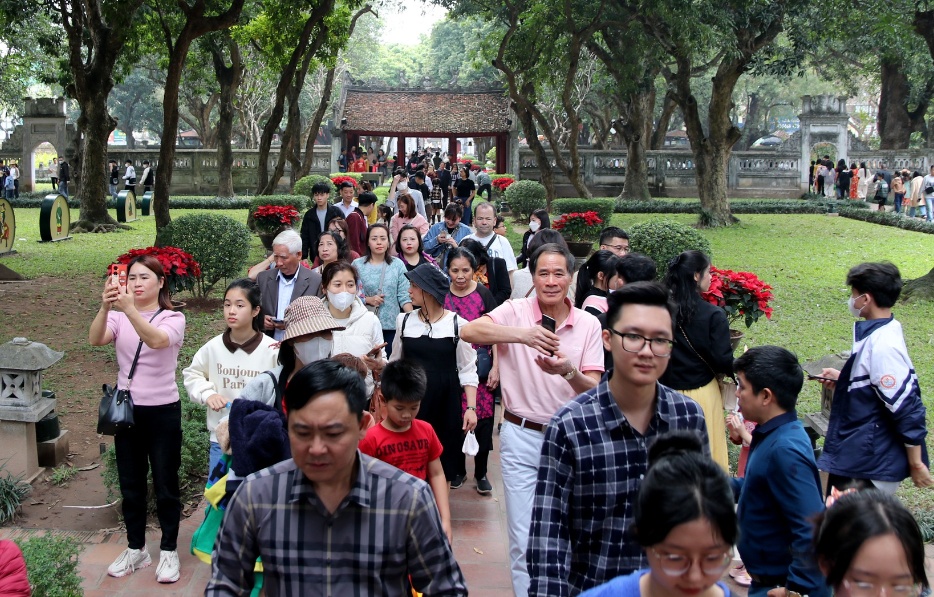 Hà Nội đón 653 nghìn lượt khách du lịch dịp Tết Giáp Thìn