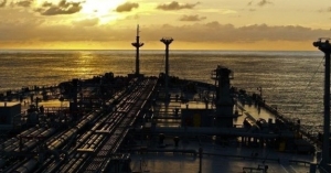 Nguồn cung dầu thô Nga thắt chặt thị trường sản phẩm toàn cầu