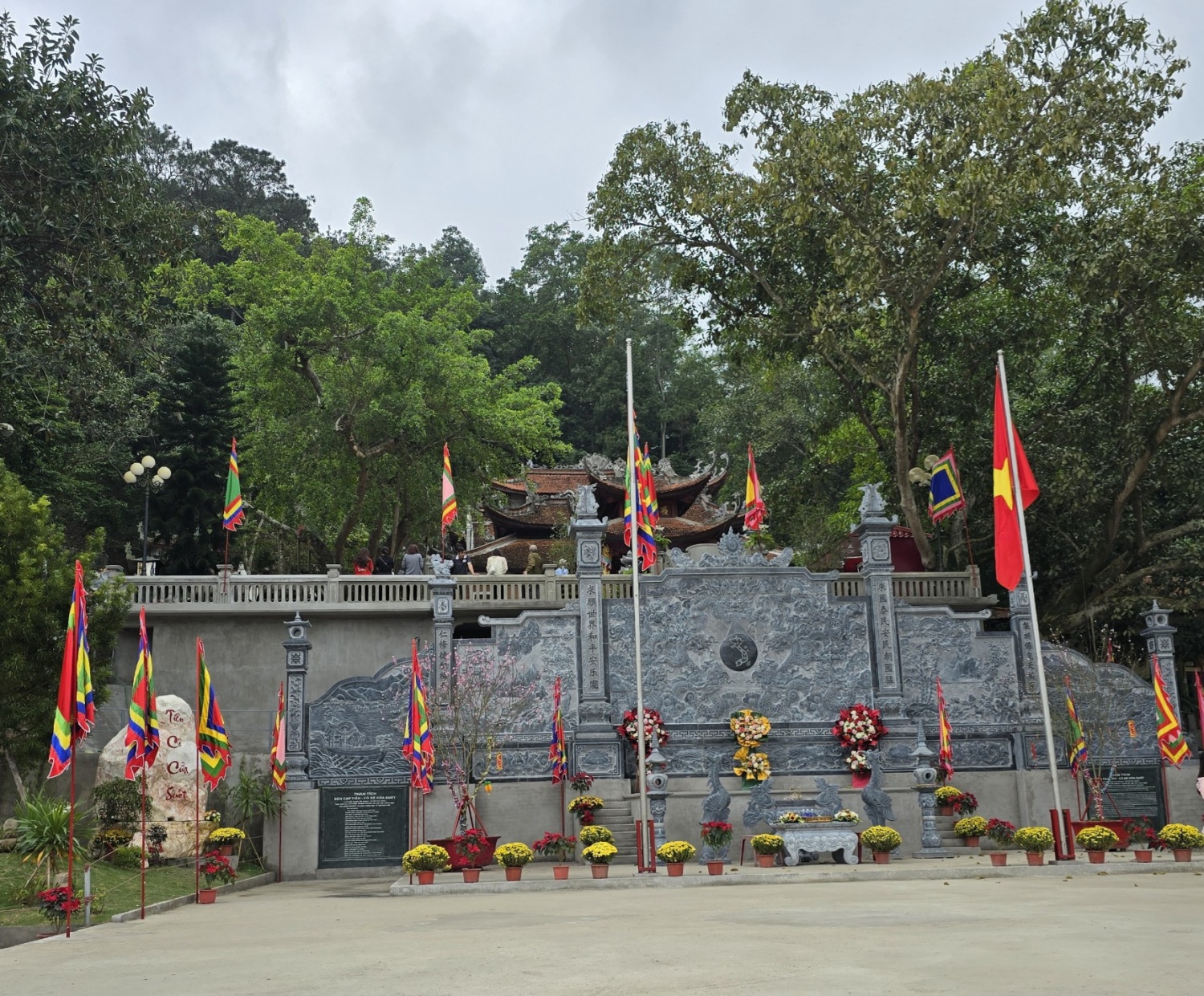 Đầu năm vãn cảnh Chùa Cái Bầu - Đền Cửa Ông - Đền Cặp Tiên ở Quảng Ninh