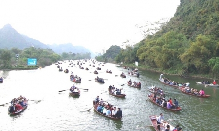 “Tả tơi” đi hội, đi chùa