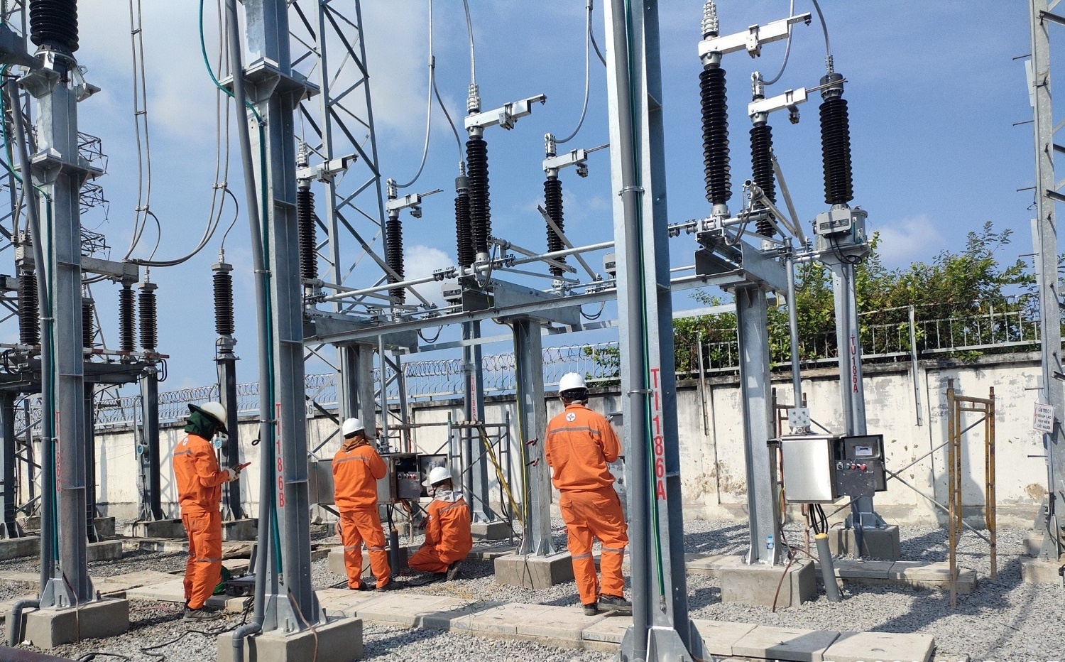 EVNNPT mời thu xếp vốn 5 dự án lưới truyền tải điện