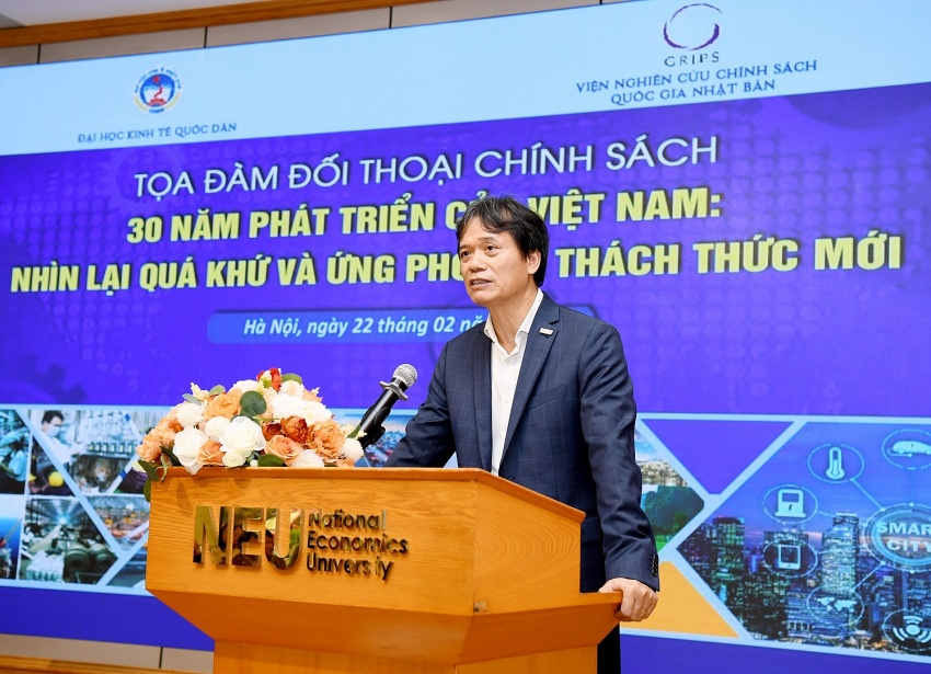 Giáo sư, Tiến sĩ Phạm Hồng Chương phát biểu tại Tọa đàm.