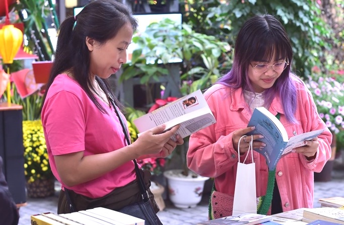 Phiên chợ Khuyến đọc tại Phố sách Hà Nội