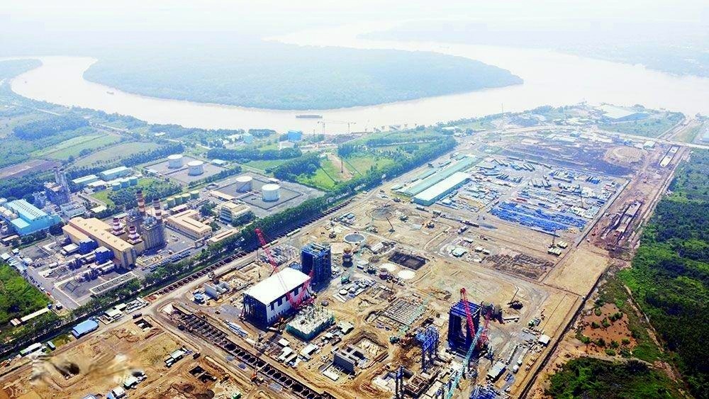 Nhà máy Điện Nhơn Trạch 3 và Nhơn Trạch 4 nằm trong Khu công nghiệp Ông Kèo, giáp ngã ba sông Lòng Tàu - Đồng Tranh