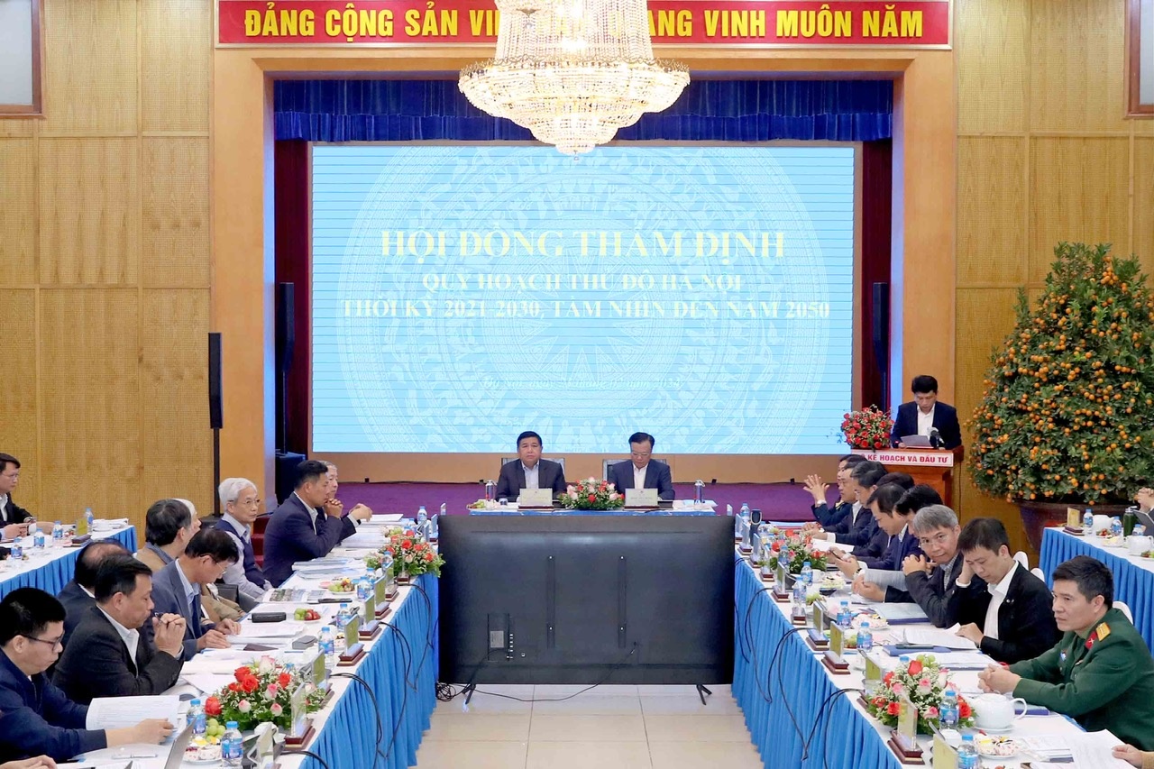 Phiên họp thẩm định Quy hoạch Thủ đô Hà Nội thời kỳ 2021 - 2030, tầm nhìn đến năm 2050 ngày 23/2. (Ảnh: Đức Trung)