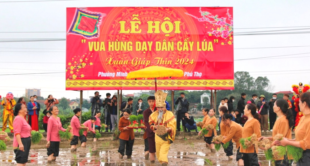 Độc đáo lễ hội “Vua Hùng dạy dân cấy lúa” ở Phú Thọ