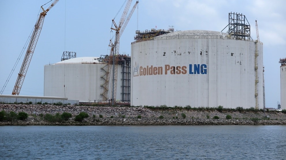 Mỹ 'tạm dừng' dự án xuất khẩu LNG mới làm suy yếu an ninh năng lượng của các đồng minh châu Âu