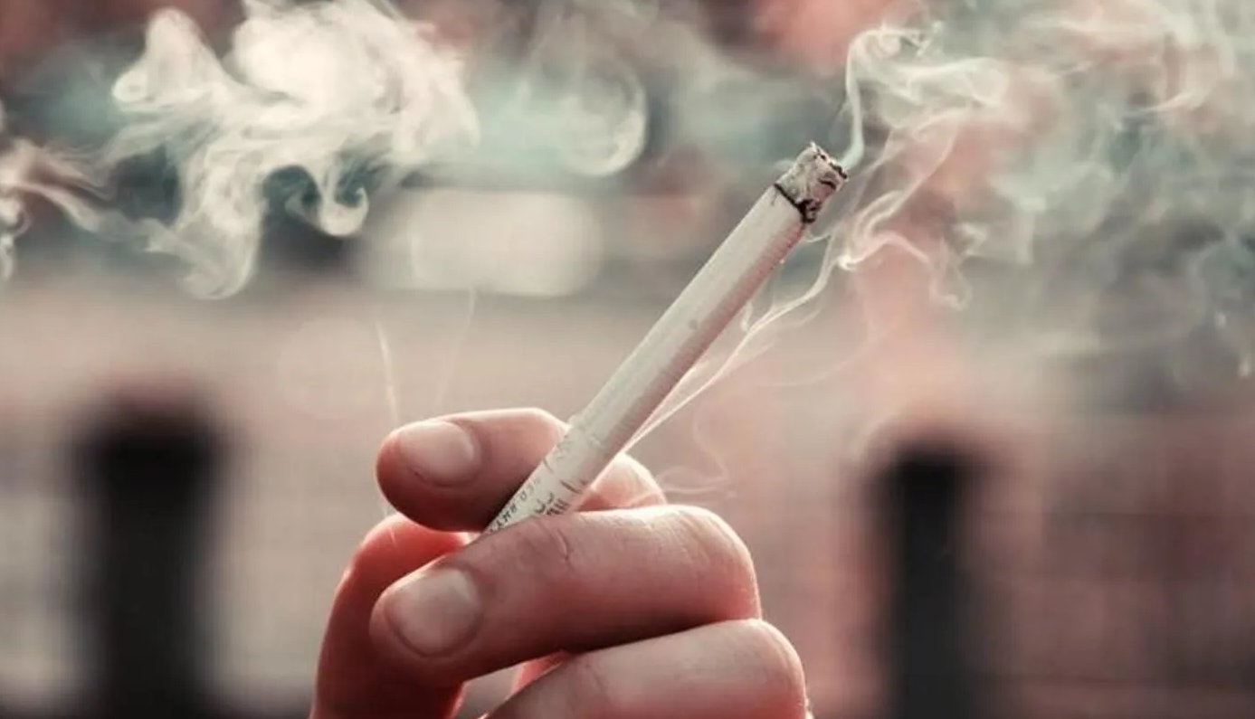 “Hãy ngừng hút thuốc càng sớm càng tốt”