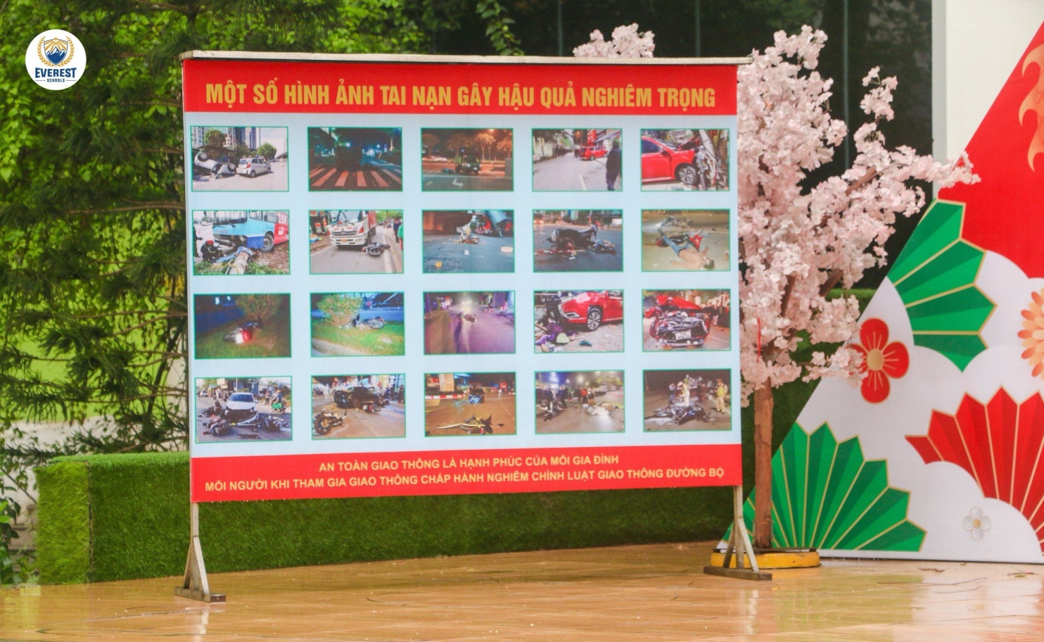 Đẩy mạnh tuyên truyền an toàn giao thông tại các trường học Đẩy mạnh tuyên truyền an toàn giao thông tại các trường học