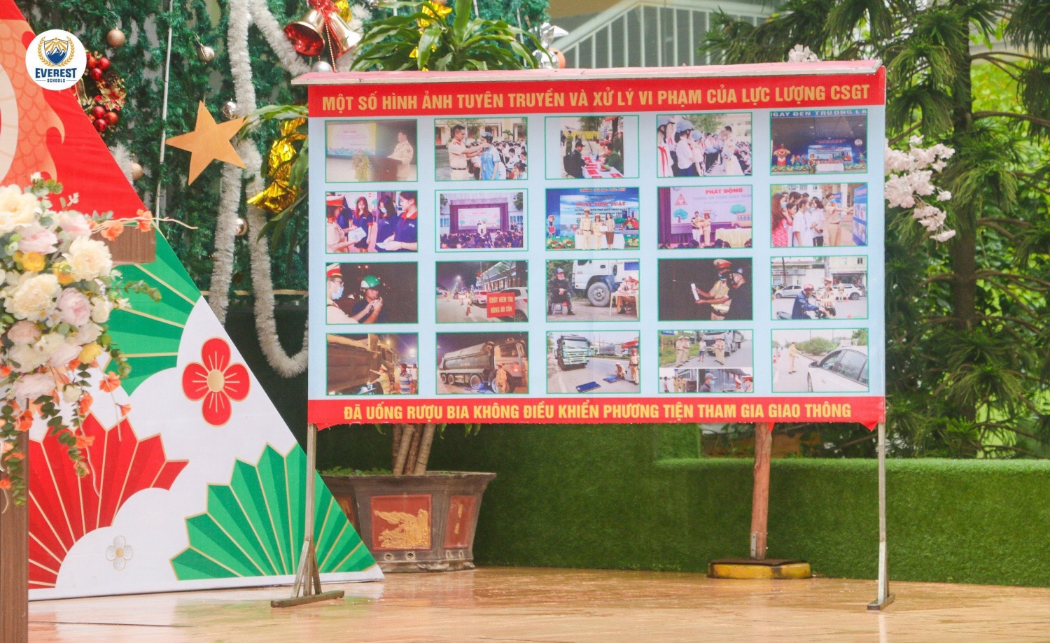 Đẩy mạnh tuyên truyền an toàn giao thông tại các trường học Đẩy mạnh tuyên truyền an toàn giao thông tại các trường học