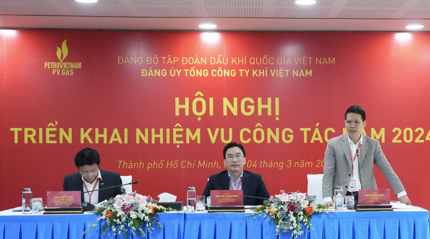 Đồng chí Phạm Văn Phong, Phó Bí thư Đảng ủy, Tổng Giám đốc PV GAS phát biểu