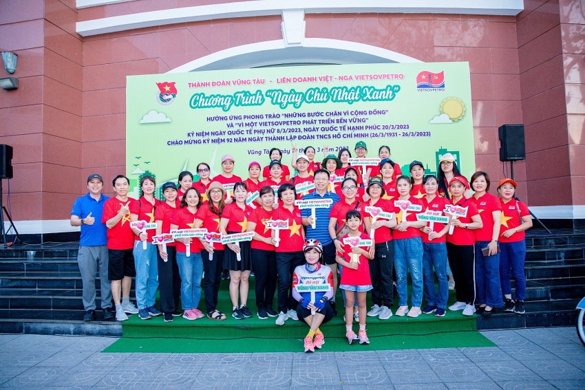 Phụ nữ Vietsovpetro: Góp phần “Giữ lửa cho tương lai” Phụ nữ Vietsovpetro: Góp phần “Giữ lửa cho tương lai”