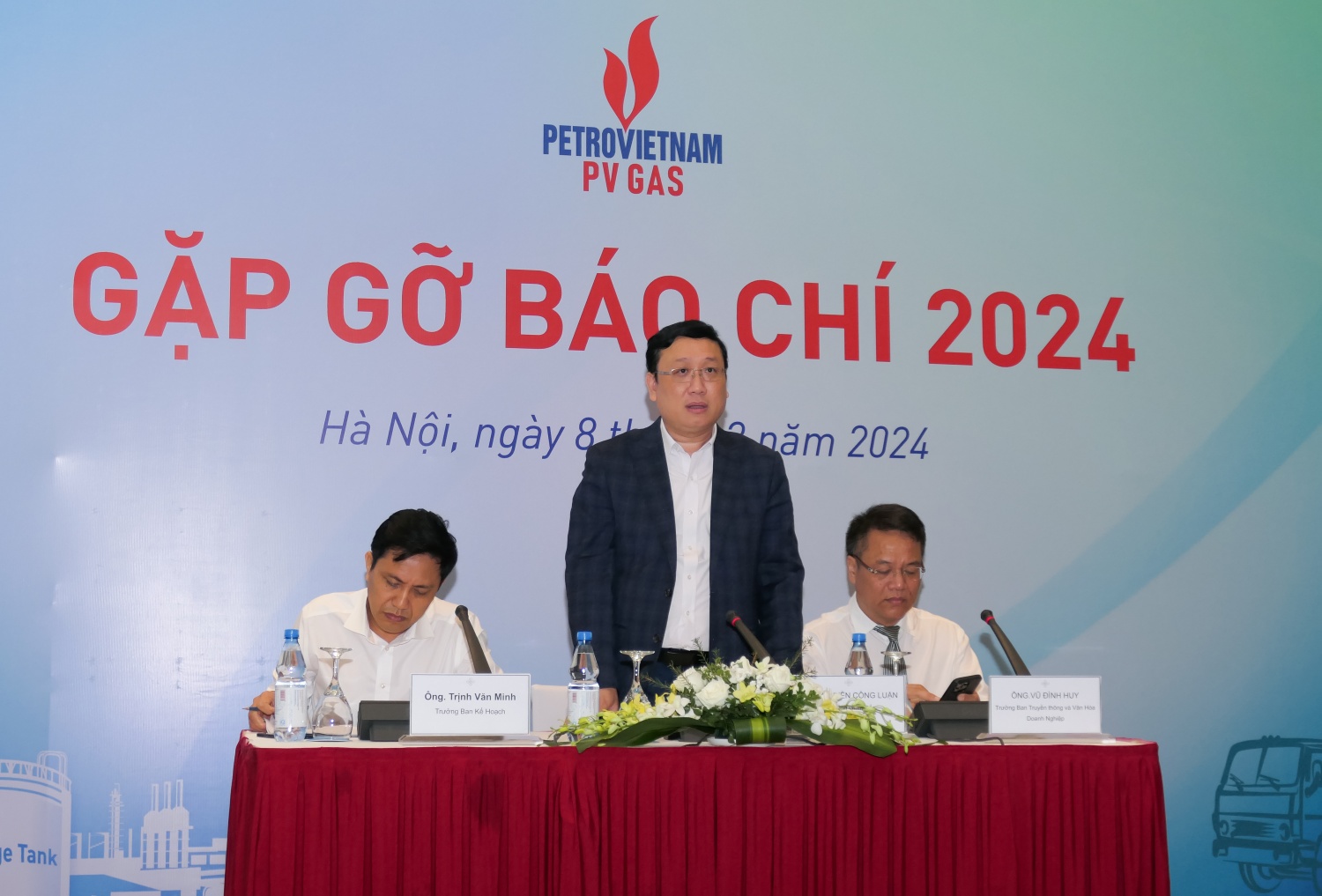 Ông Nguyễn Công Luận, Phó Tổng Giám đốc PV GAS phát biểu tại buổi gặp mặt báo chí