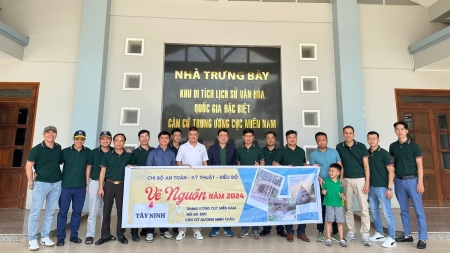 Chi bộ Kỹ thuật - An toàn - Điều độ PV GAS tổ chức hành trình về nguồn tại Tây Ninh