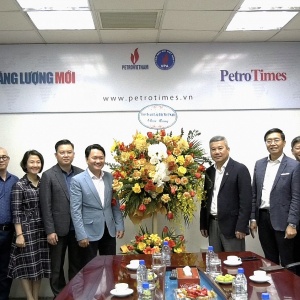 [PetroTimesTV] Lãnh đạo Petrovietnam, Hội DKVN và các đối tác chúc mừng Tạp chí Năng lượng Mới/PetroTimes nhân kỷ niệm 13 năm ngày ra số đầu tiên