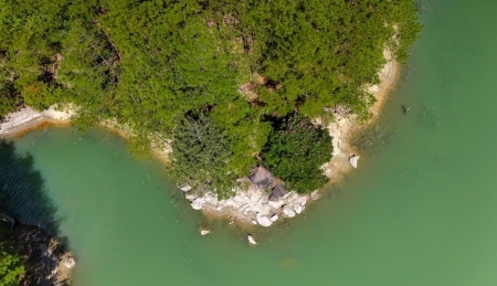 Vẻ đẹp của đập Tân Sơn nhìn từ trên cao