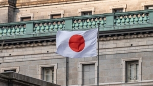 Kinh tế Nhật Bản thoát nguy cơ suy thoái