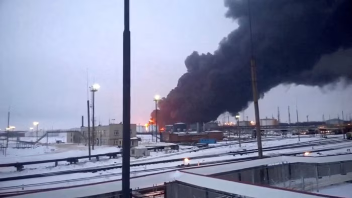 Phân tích tác động của các cuộc tấn công của Ukraine vào các nhà máy lọc dầu của Nga lên thị trường năng lượng