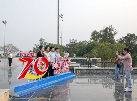 Điện Biên: Lượng du khách tăng cao trước ngày khai hội