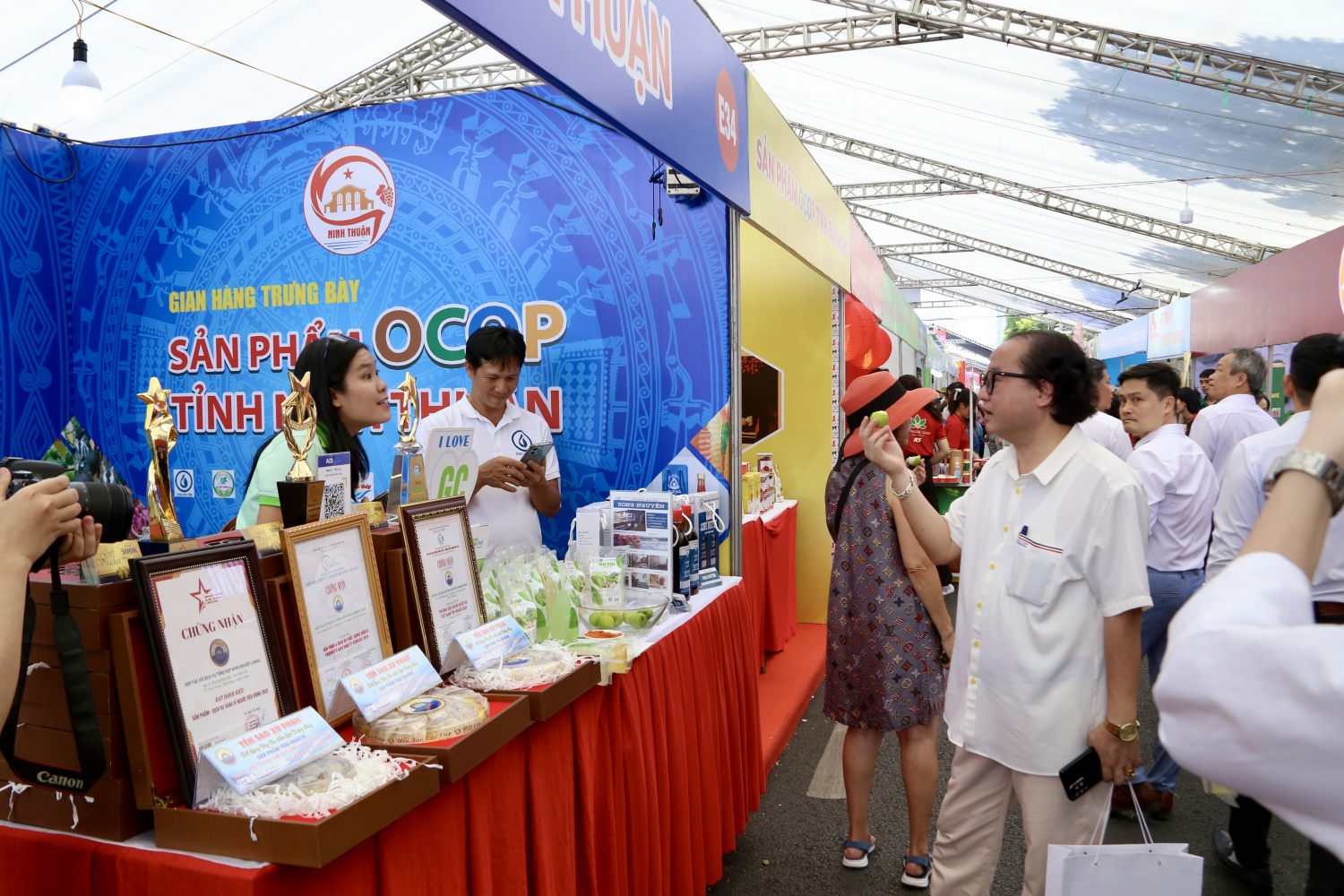 Mang sản phẩm OCOP hơn 50 tỉnh đến TP Hồ Chí Minh