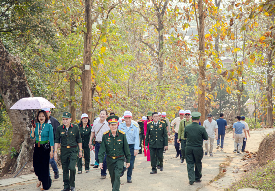 Điện Biên: Du khách tăng cao trước ngày khai hội