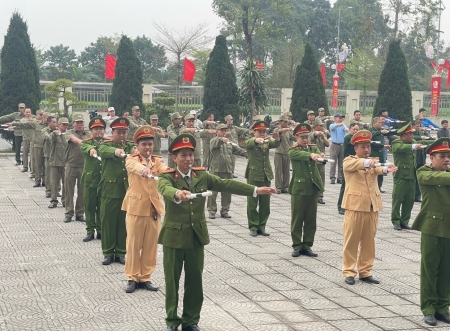 Sơ kết 1 tháng triển khai thực hiện mô hình "Giao thông Bắc Từ Liêm an toàn và thông suốt”