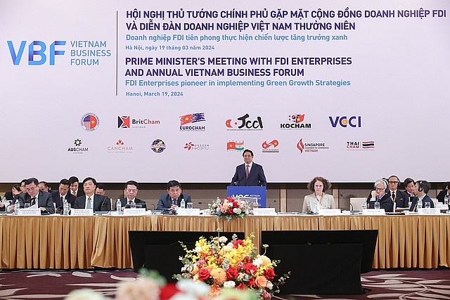 Thủ tướng: Việt Nam cam kết "3 bảo đảm", đẩy mạnh "3 đột phá" và thực hiện "3 tăng cường" với nhà đầu tư