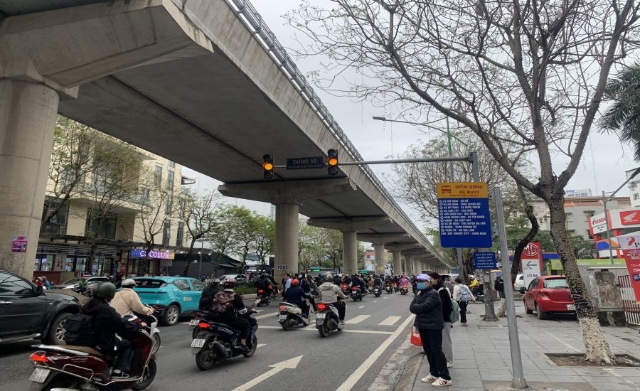 .  Đèn tín hiệu cho người đi bộ ở Hà Nội.
