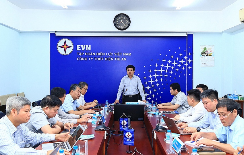 Phó Chủ tịch Ủy ban Quản lý vốn nhà nước tại doanh nghiệp Hồ Sỹ Hùng chủ trì cuộc họp về tiến độ triển khai một số dự án trọng điểm, công tác cung ứng điện năm 2024 của NMTĐ Trị An.