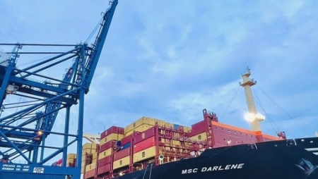 Sẵn sàng đón "siêu tàu container" vào cảng biển Việt Nam