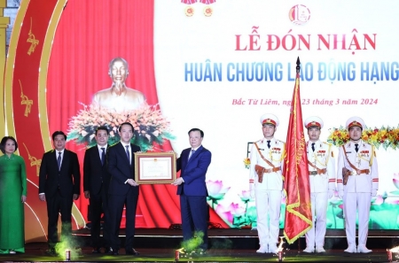 Quận Bắc Từ Liêm vinh dự đón nhận Huân chương Lao động hạng Nhì