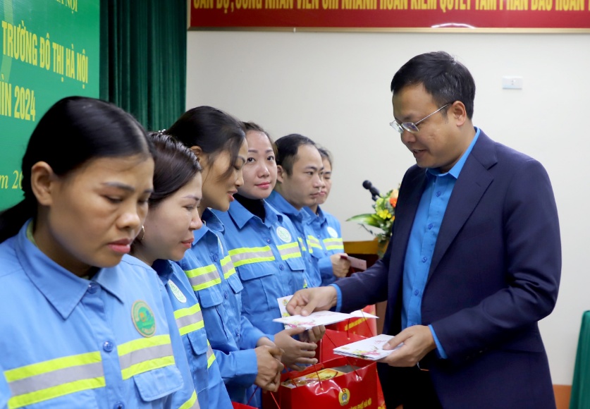 Hà Nội hỗ trợ 2.000 người lao động có hoàn cảnh khó khăn