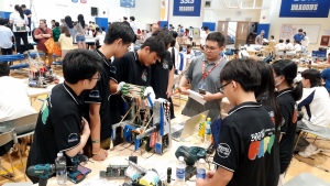 Học sinh trường Đinh Thiện Lý xuất sắc giành vé tham dự Giải Vô địch Thế giới VEX Robotics World Championship 2024
