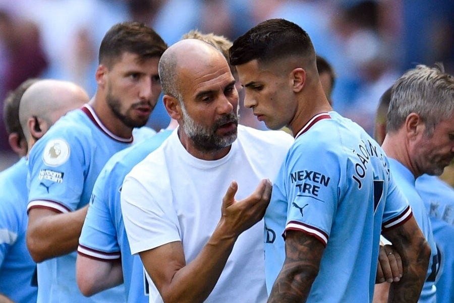 Pep Guardiola bị học trò cũ "bóc phốt"