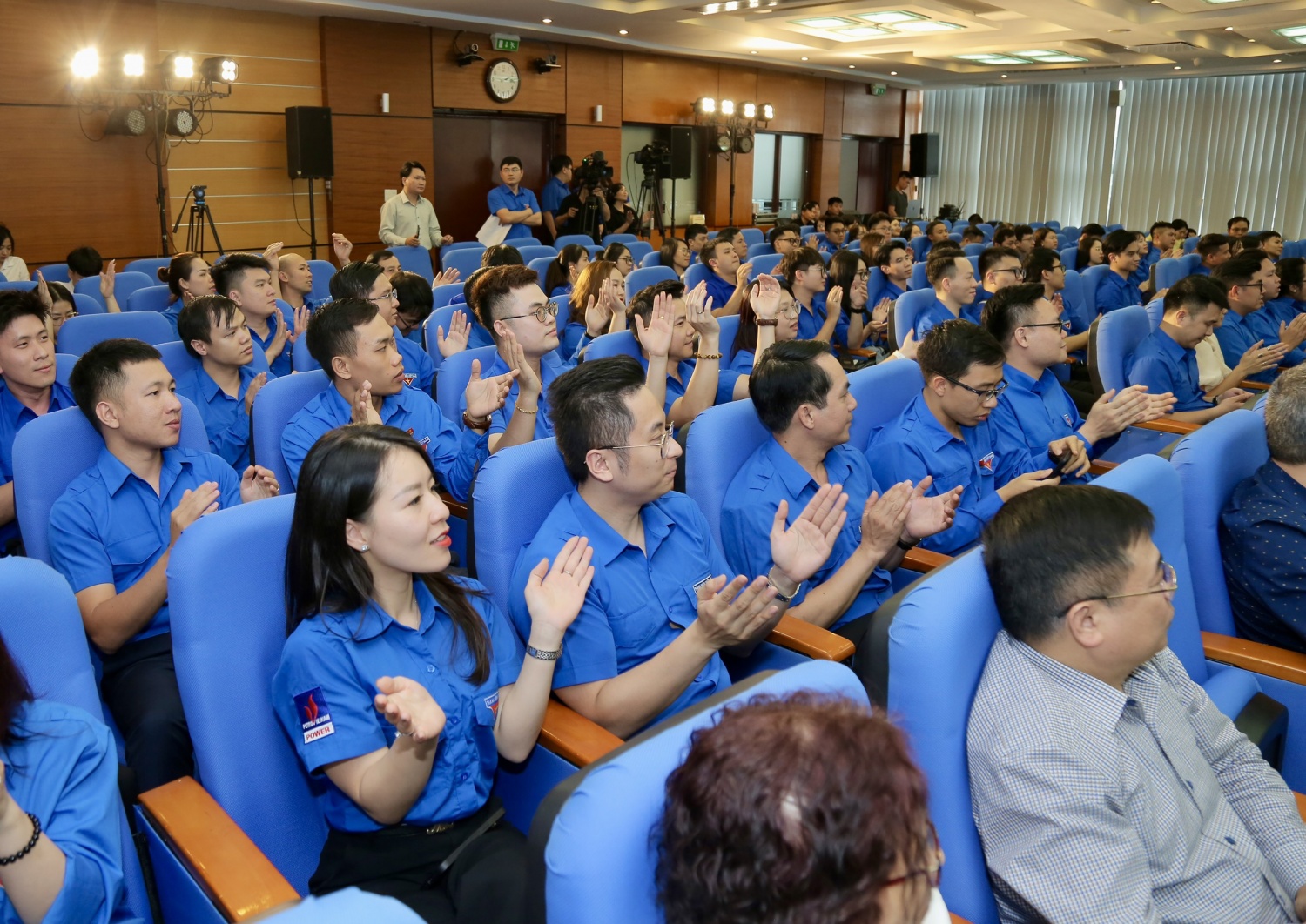 (LIVE) Tổng Giám đốc Petrovietnam Lê Ngọc Sơn đối thoại với đoàn viên, thanh niên Dầu khí về làm mới động lực cũ, bổ sung động lực mới