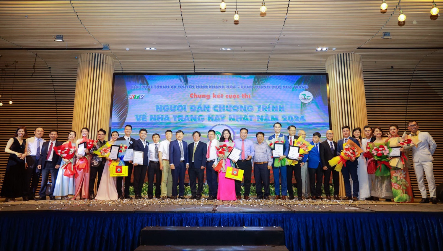 Thí sinh Lê Cúc Vy đạt giải “Người dẫn chương trình về Nha Trang hay nhất năm 2024”