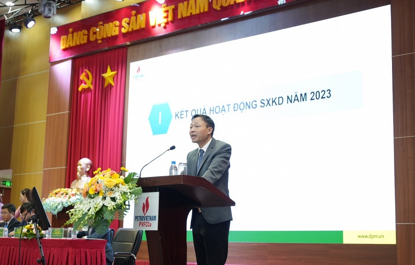 Tổng giám đốc Phan Công Thành phát biểu tại phiên họp