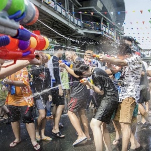 Thái Lan giảm giá vé máy bay mùa cao điểm lễ hội truyền thống Songkran